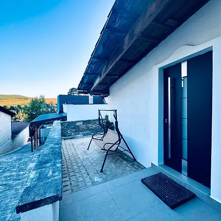 Cozy 1br & Lr With Terrace Near Museum Gugging Apartament *